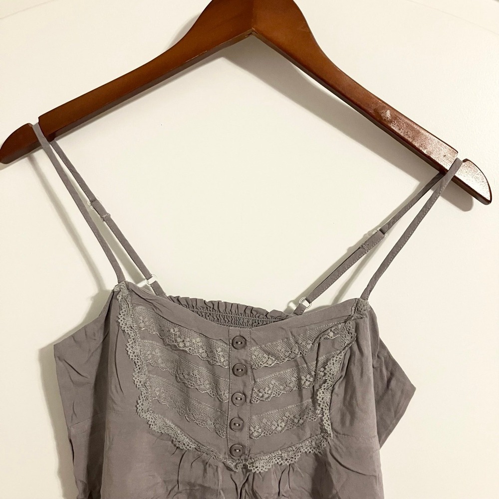 Kirra gray camisole tank top lace-trimmed button detail spaghetti strap Sz M - Picture 2 of 11